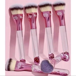 LE 2020 IT Cosmetics Foundation Brush